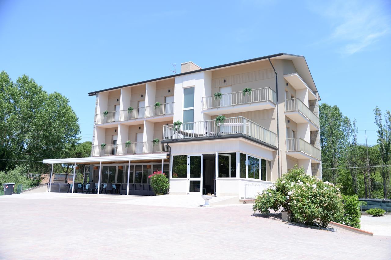Infinity Hotell Cervia Exteriör bild