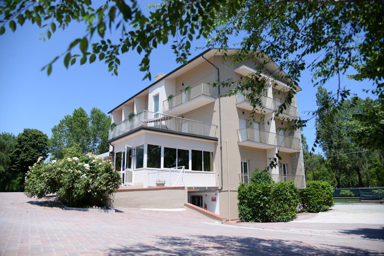Infinity Hotell Cervia Exteriör bild