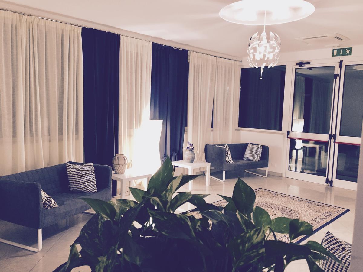 Infinity Hotell Cervia Exteriör bild