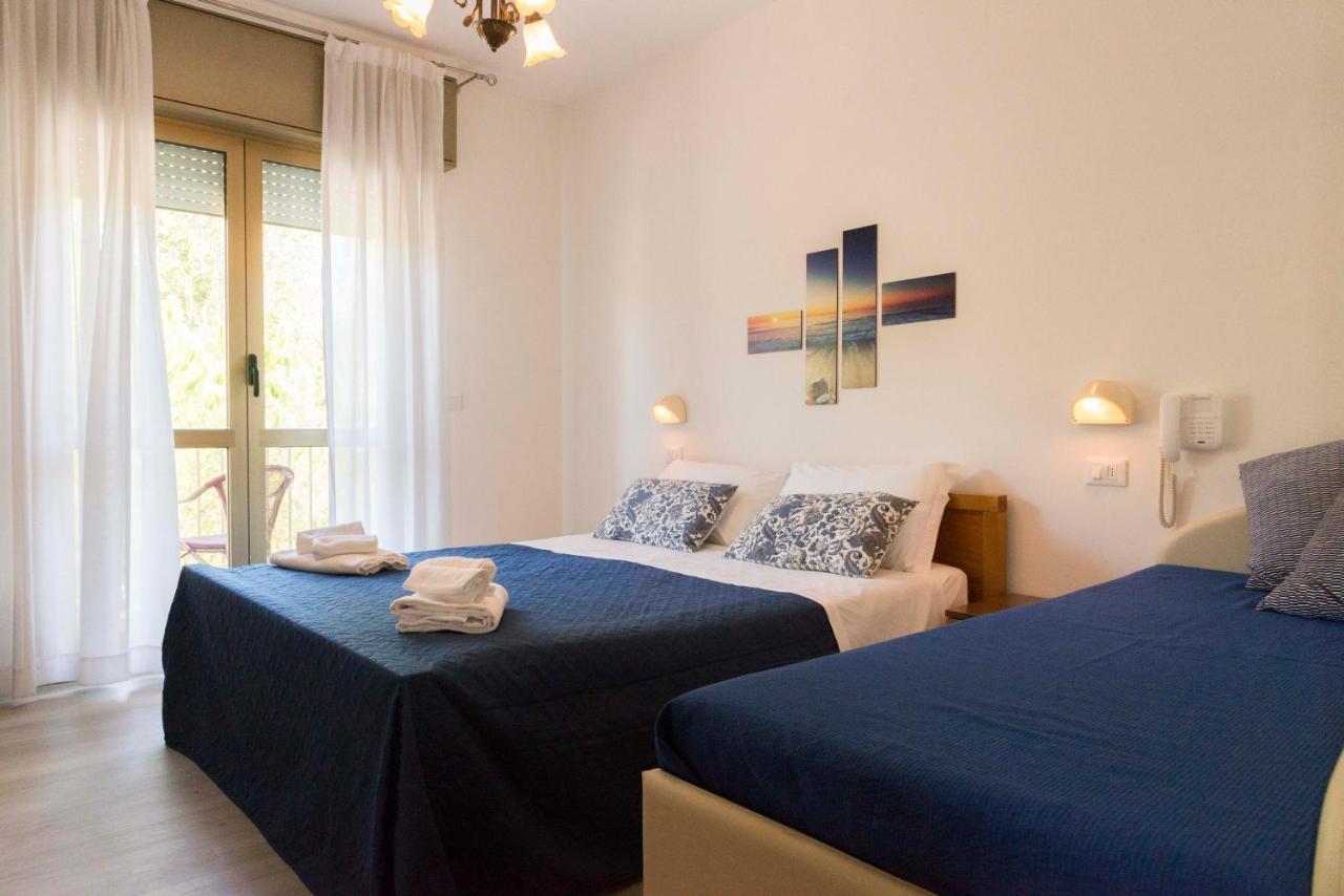 Infinity Hotell Cervia Exteriör bild