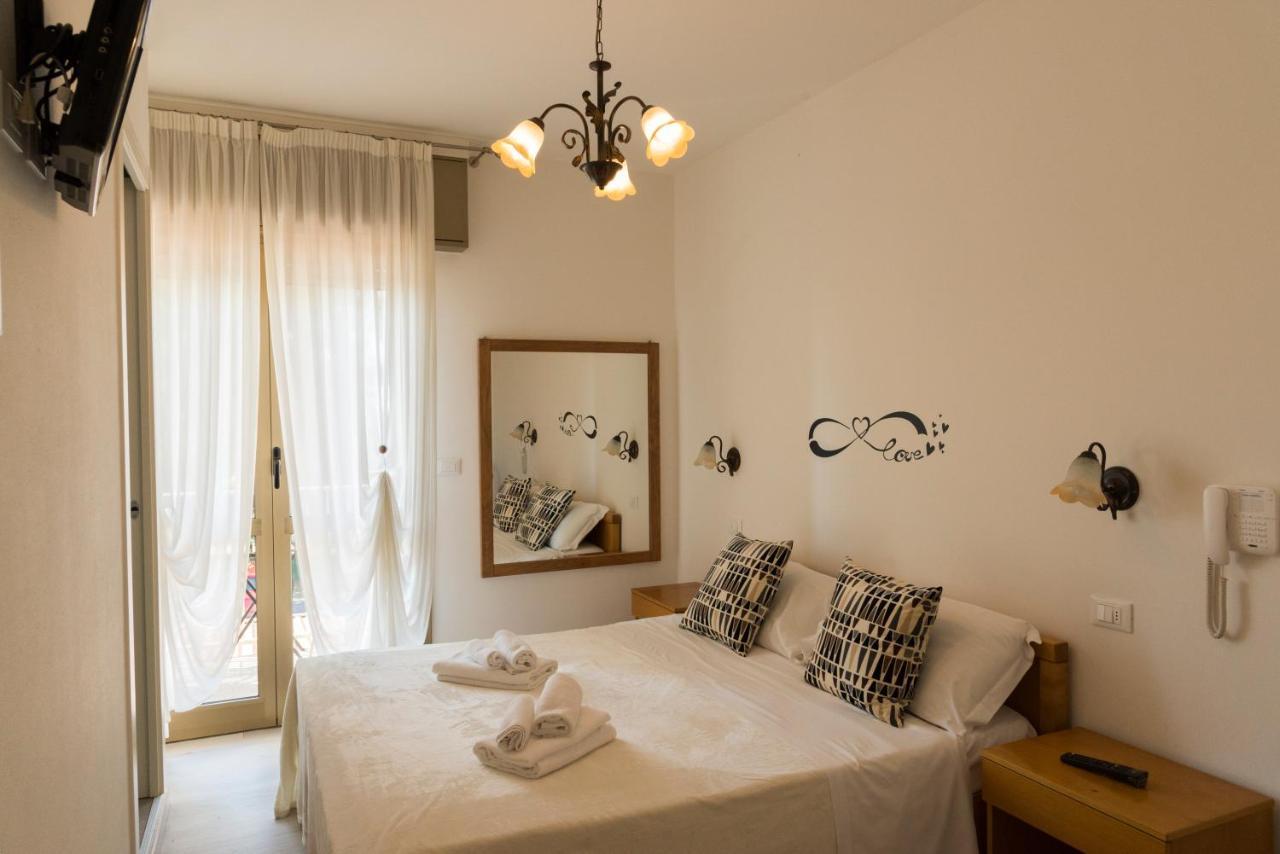 Infinity Hotell Cervia Exteriör bild