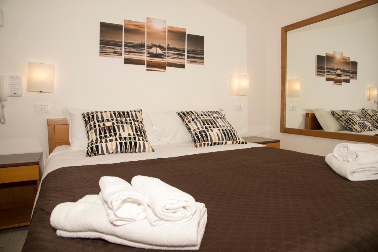 Infinity Hotell Cervia Exteriör bild